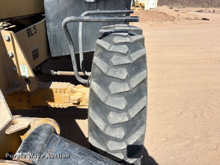 image for item EL2520 2005 Caterpillar TH460B telehandler