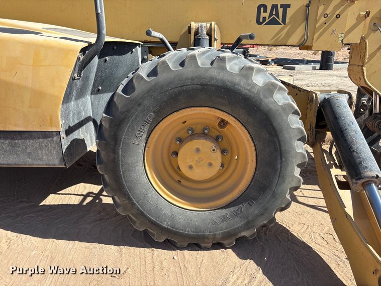 image for item EL2520 2005 Caterpillar TH460B telehandler