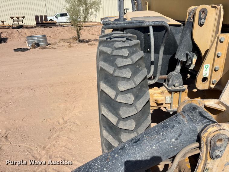 image for item EL2520 2005 Caterpillar TH460B telehandler