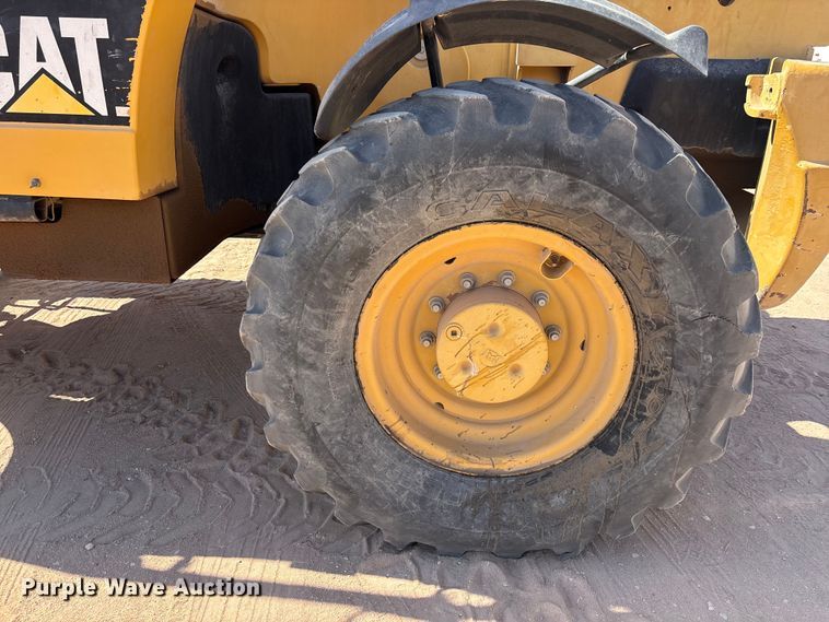 image for item EL2520 2005 Caterpillar TH460B telehandler