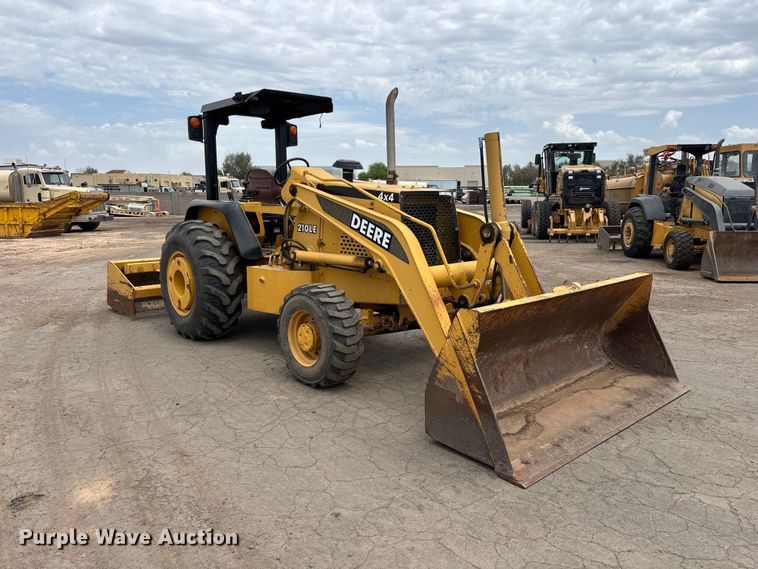 image for item EL2521 2001 John Deere 210LE landscape tractor