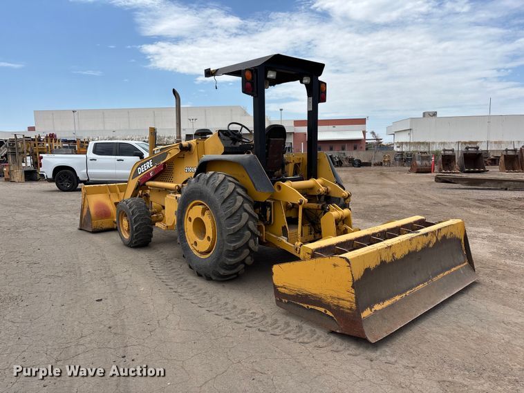 image for item EL2521 2001 John Deere 210LE landscape tractor