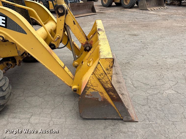 image for item EL2521 2001 John Deere 210LE landscape tractor