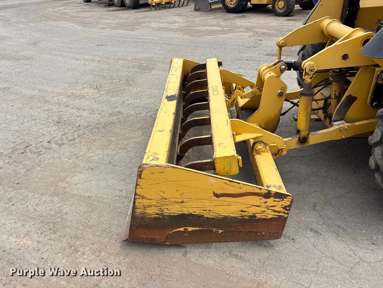 image for item EL2521 2001 John Deere 210LE landscape tractor