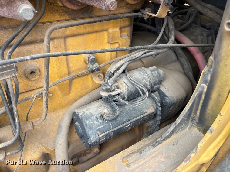 image for item EL2521 2001 John Deere 210LE landscape tractor