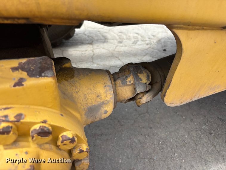 image for item EL2521 2001 John Deere 210LE landscape tractor