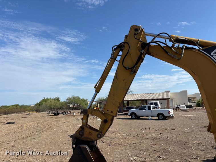 image for item EL2530 2005 Caterpillar 446D backhoe