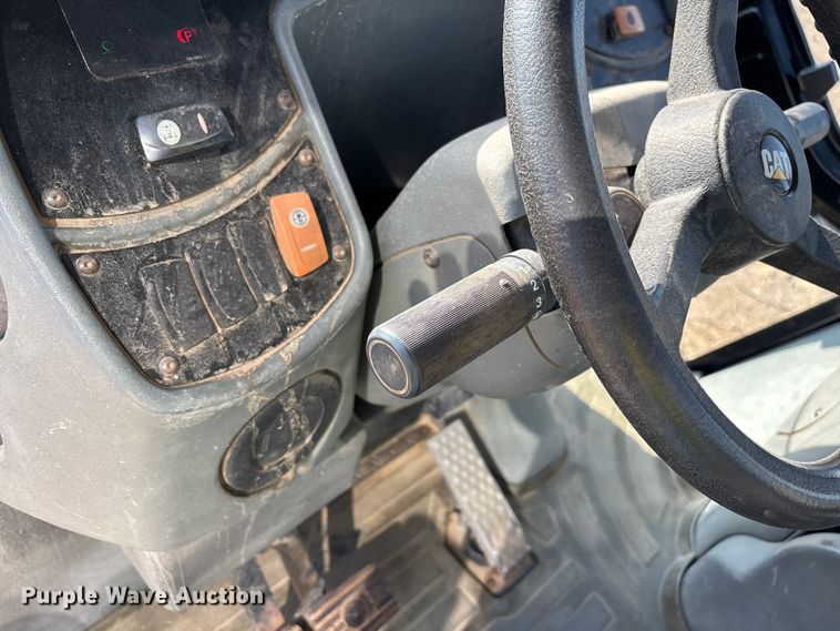 image for item EL2530 2005 Caterpillar 446D backhoe