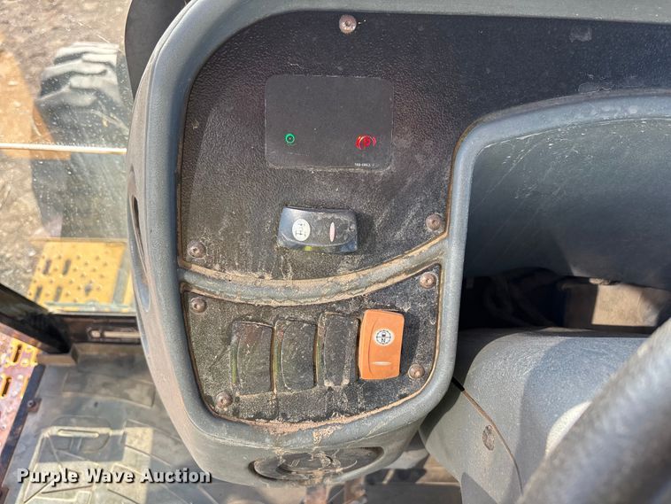 image for item EL2530 2005 Caterpillar 446D backhoe