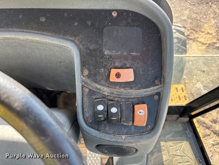 image for item EL2530 2005 Caterpillar 446D backhoe