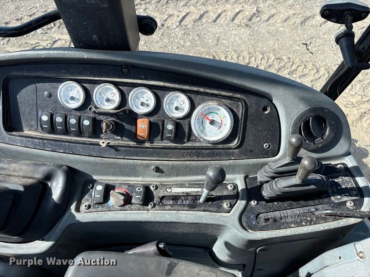image for item EL2530 2005 Caterpillar 446D backhoe