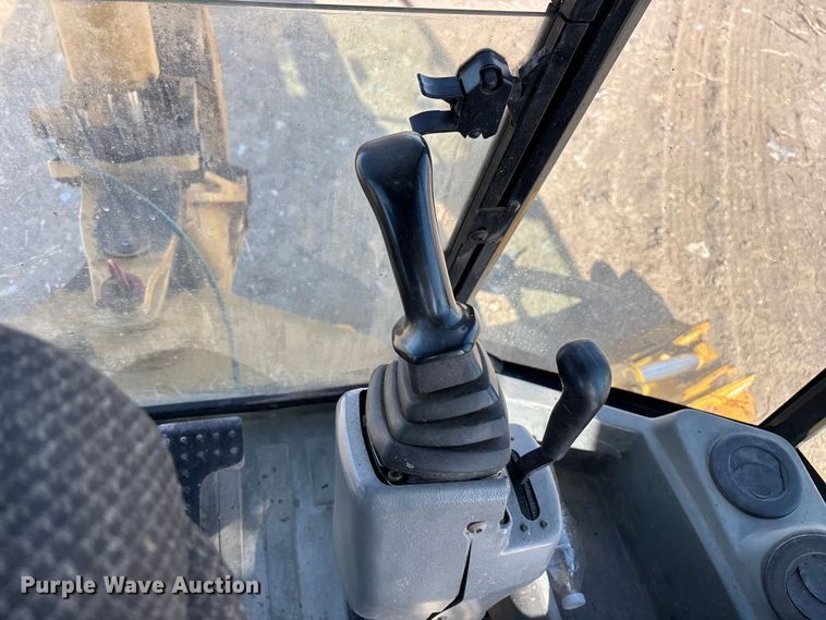image for item EL2530 2005 Caterpillar 446D backhoe