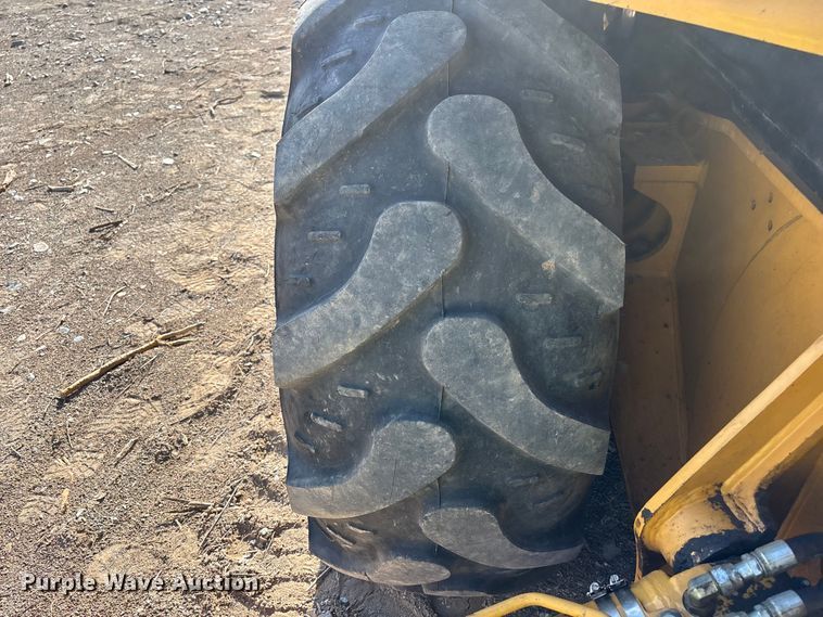 image for item EL2530 2005 Caterpillar 446D backhoe