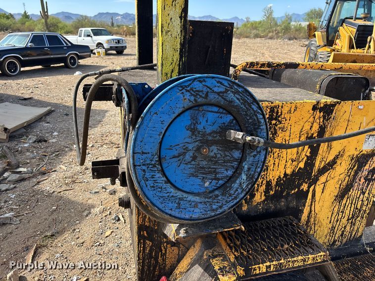 image for item EL2531 Leeboy L250 asphalt trailer