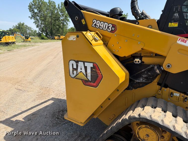 image for item EM0140 2023 Caterpillar 299D3 XE tracked skid steer loader