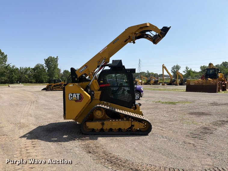 image for item EM0140 2023 Caterpillar 299D3 XE tracked skid steer loader