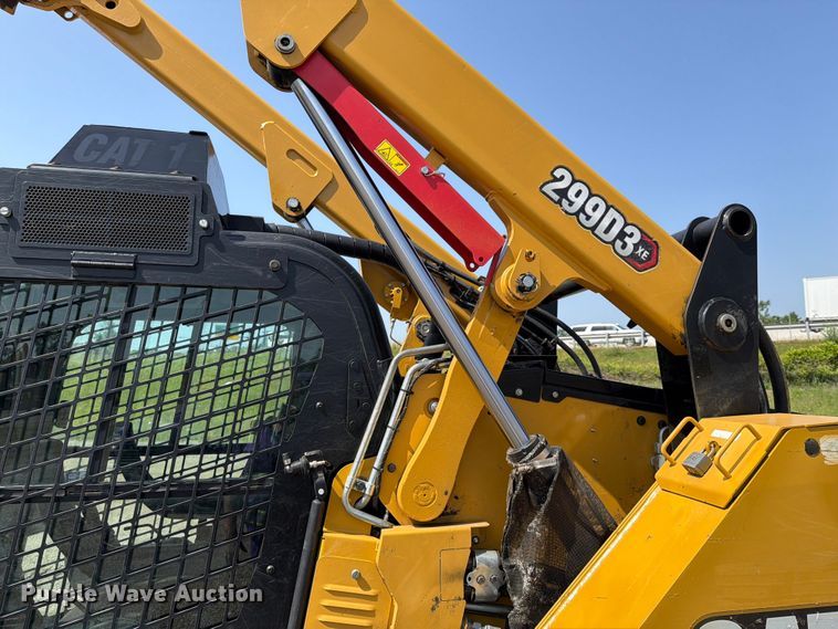 image for item EM0140 2023 Caterpillar 299D3 XE tracked skid steer loader