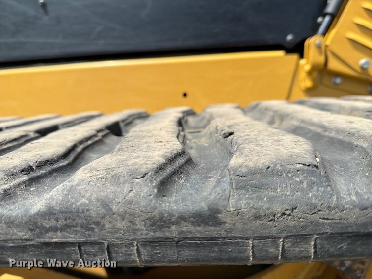 image for item EM0140 2023 Caterpillar 299D3 XE tracked skid steer loader