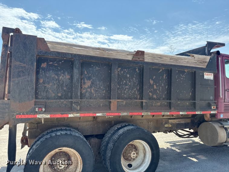image for item EN0396 1990 Freightliner dump truck