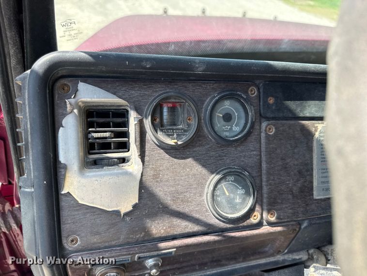 image for item EN0396 1990 Freightliner dump truck