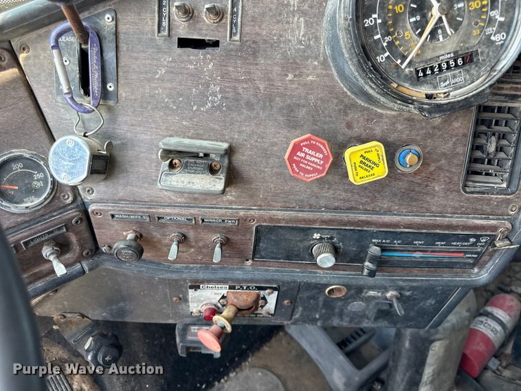 image for item EN0396 1990 Freightliner dump truck