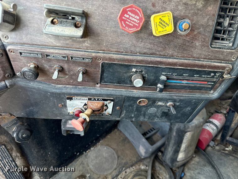 image for item EN0396 1990 Freightliner dump truck