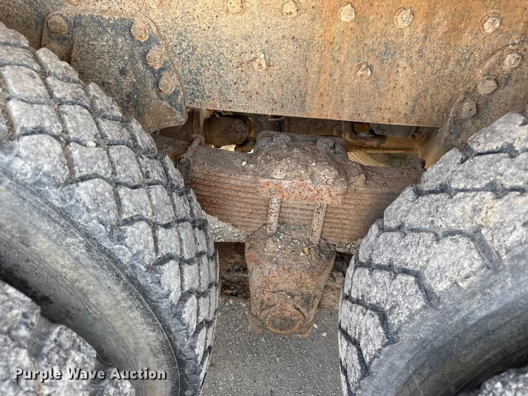 image for item EN0396 1990 Freightliner dump truck