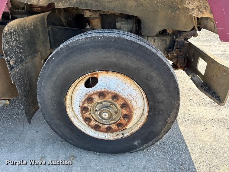 image for item EN0396 1990 Freightliner dump truck