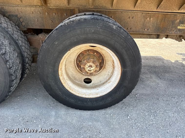 image for item EN0396 1990 Freightliner dump truck