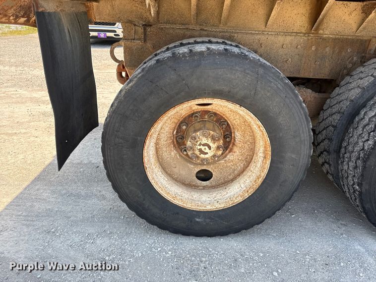 image for item EN0396 1990 Freightliner dump truck