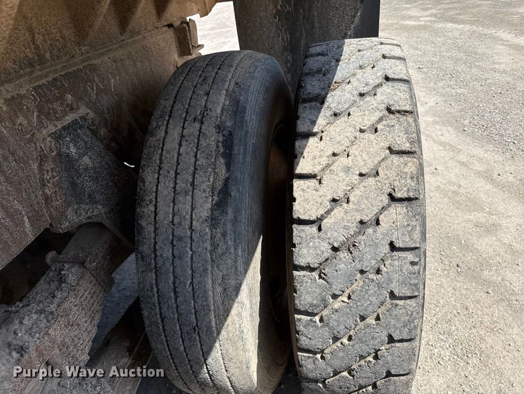 image for item EN0396 1990 Freightliner dump truck