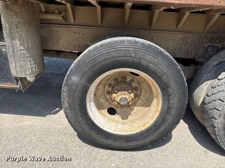 image for item EN0396 1990 Freightliner dump truck