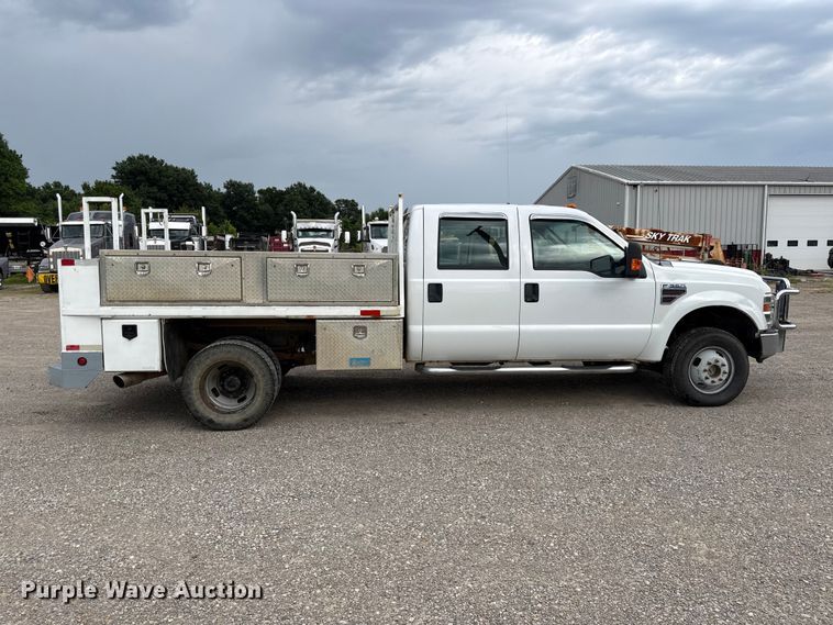 image for item EN0397 2008 Ford F350 Super Duty XL Crew Cab flatbed pickup truck