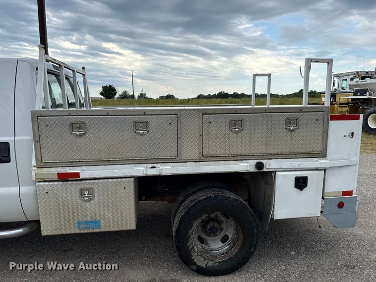 image for item EN0397 2008 Ford F350 Super Duty XL Crew Cab flatbed pickup truck