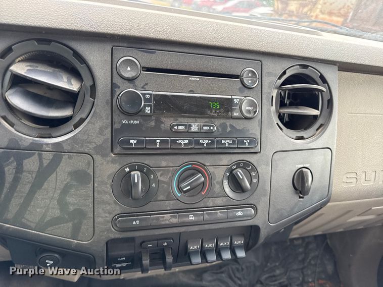 image for item EN0397 2008 Ford F350 Super Duty XL Crew Cab flatbed pickup truck