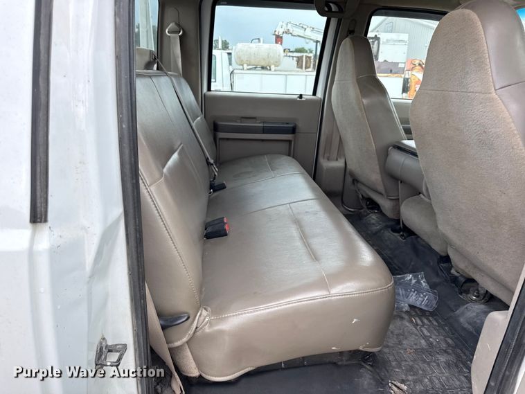 image for item EN0397 2008 Ford F350 Super Duty XL Crew Cab flatbed pickup truck