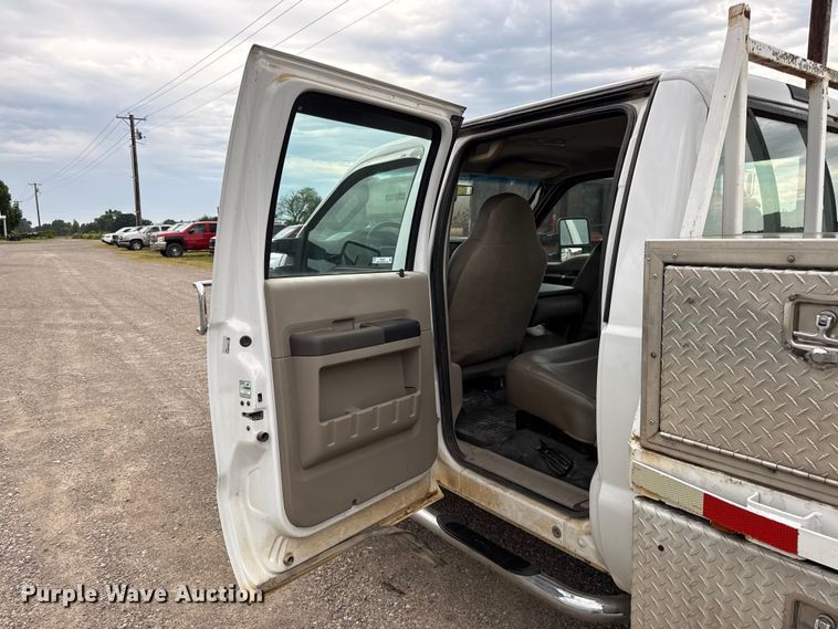 image for item EN0397 2008 Ford F350 Super Duty XL Crew Cab flatbed pickup truck