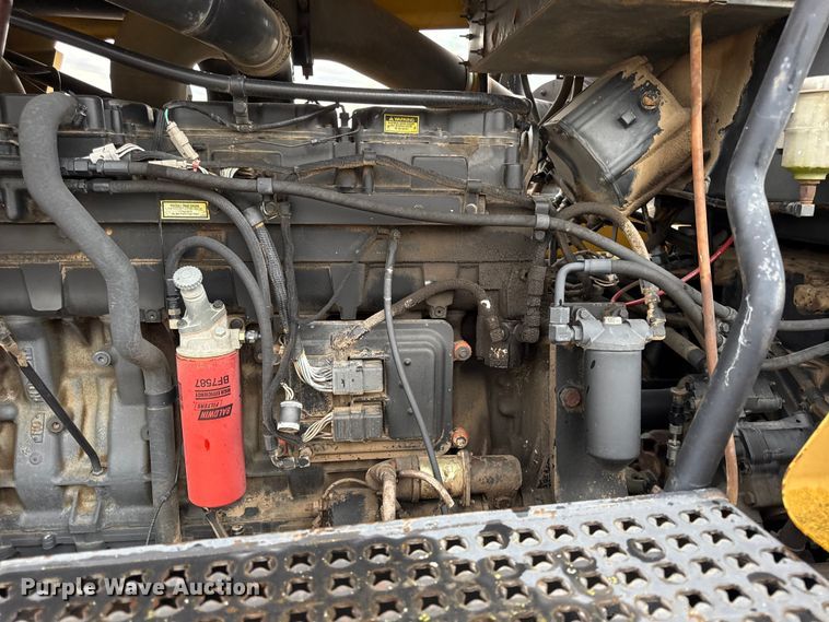 image for item EN0400 1994 Caterpillar Challenger 75C tractor