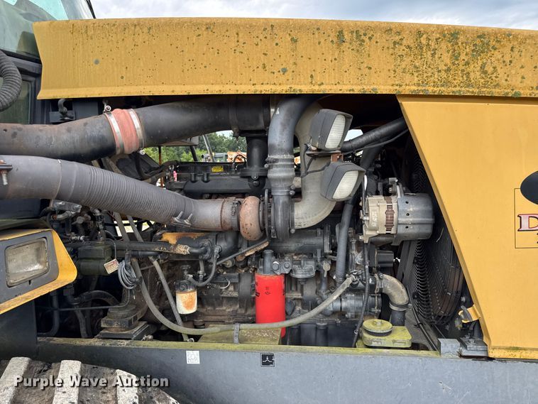 image for item EN0400 1994 Caterpillar Challenger 75C tractor