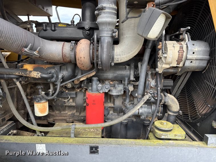 image for item EN0400 1994 Caterpillar Challenger 75C tractor