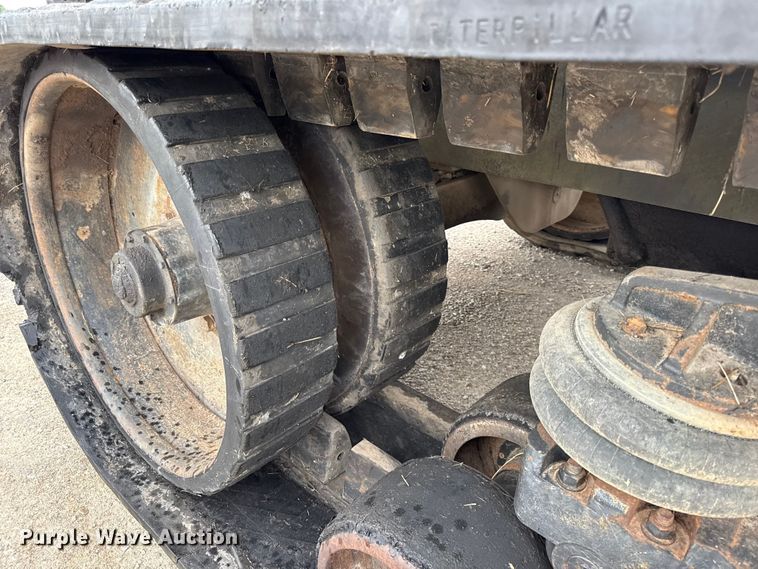 image for item EN0400 1994 Caterpillar Challenger 75C tractor