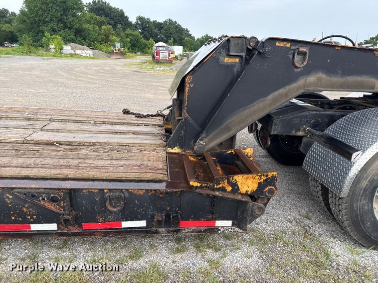 image for item EN0403 1996 Talbert TDW-35S-HRG-1-T1 lowboy equipment trailer
