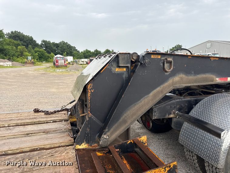 image for item EN0403 1996 Talbert TDW-35S-HRG-1-T1 lowboy equipment trailer