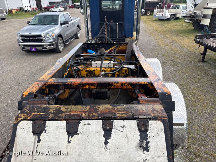image for item EN0403 1996 Talbert TDW-35S-HRG-1-T1 lowboy equipment trailer
