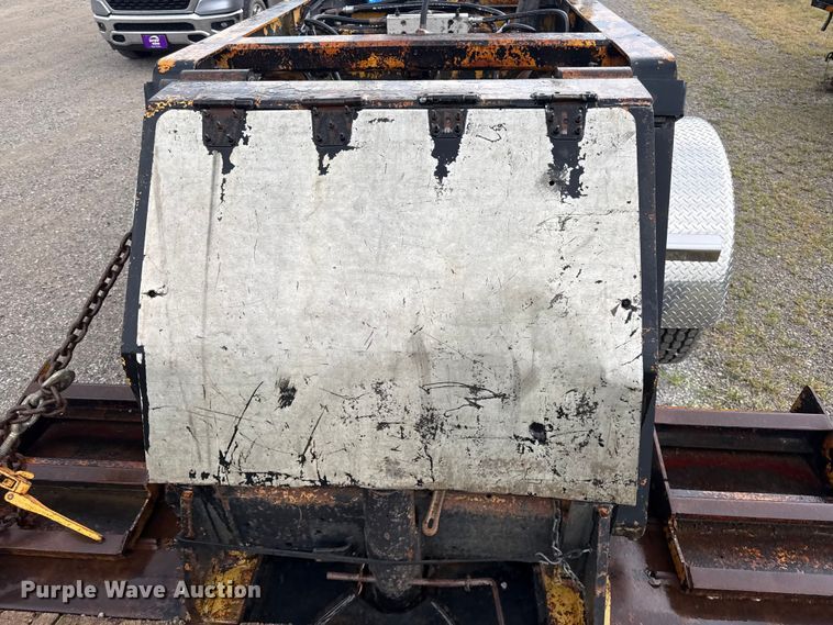 image for item EN0403 1996 Talbert TDW-35S-HRG-1-T1 lowboy equipment trailer