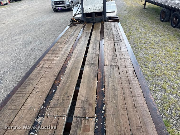image for item EN0403 1996 Talbert TDW-35S-HRG-1-T1 lowboy equipment trailer