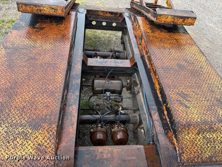 image for item EN0403 1996 Talbert TDW-35S-HRG-1-T1 lowboy equipment trailer