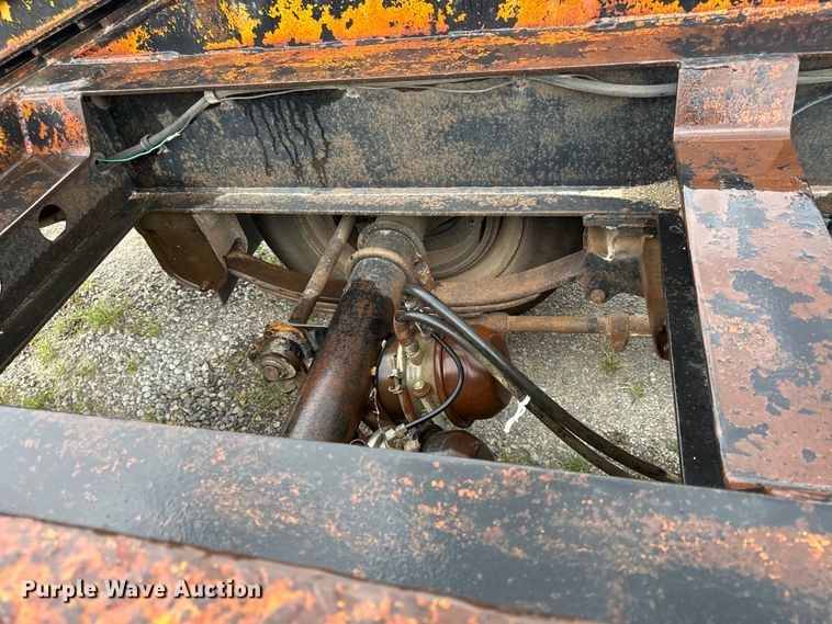 image for item EN0403 1996 Talbert TDW-35S-HRG-1-T1 lowboy equipment trailer