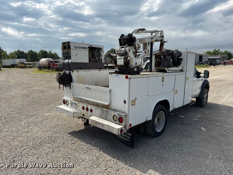image for item EN0406 2006 Ford F550 utility / service truck