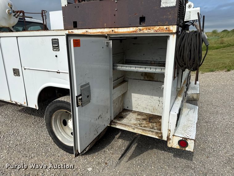 image for item EN0406 2006 Ford F550 utility / service truck